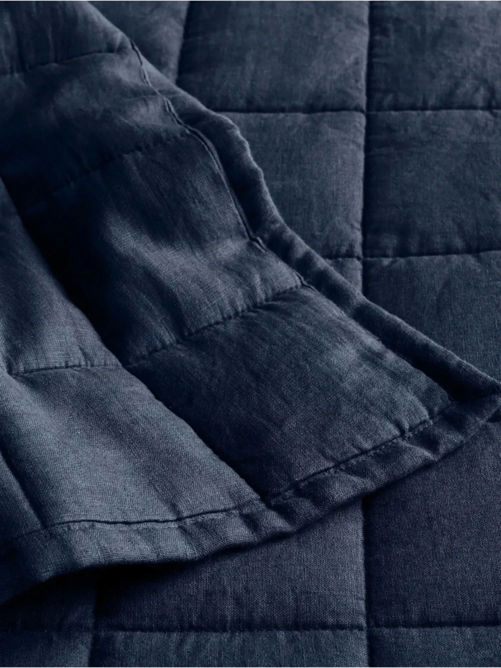 Quince European Linen Box Quilt in Navy King/Cal King